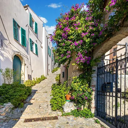 Apartment Hostdomus - Luce Di Verezzi *