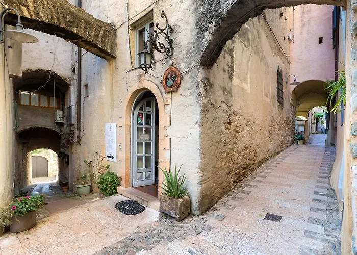 Hostdomus - Luce Di Verezzi * Borgio Verezzi