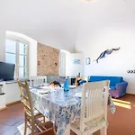 Hostdomus - Luce Di Verezzi Апартаменты *