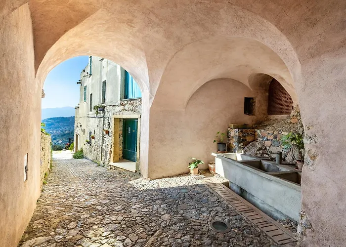 Hostdomus - Luce Di Verezzi * Borgio Verezzi